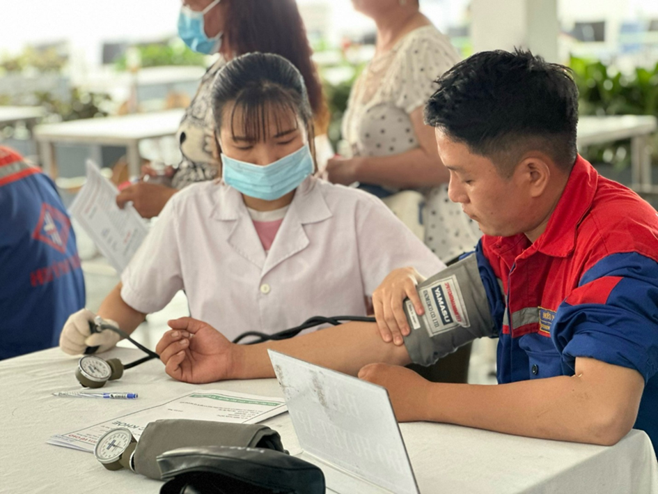 HUỲNH ĐỨC TỔ CHỨC KHÁM SỨC KHỎE ĐỊNH KỲ CHO NGƯỜI LAO ĐỘNG